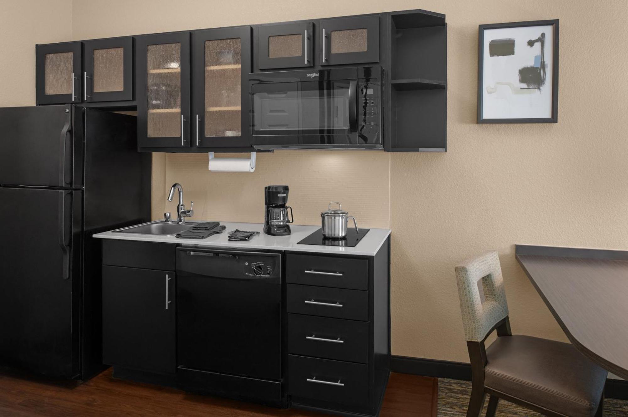 Candlewood By Ihg Hotel Turlock