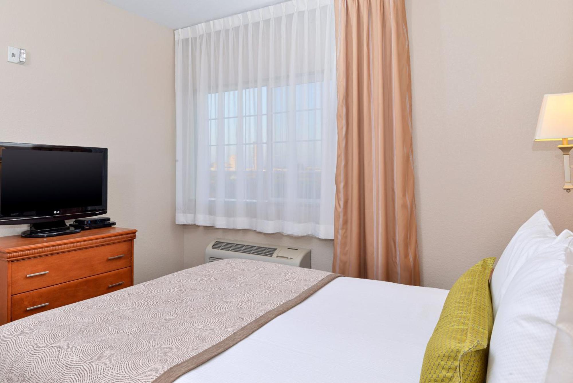 Hotel Candlewood By Ihg Turlock